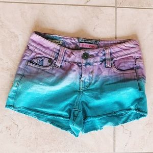 Hot Kiss jean shorts — size 00
